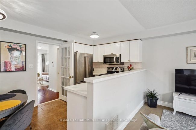 2403 Emerson Dr, House attached with 3 bedrooms, 4 bathrooms and 1 parking in Burlington ON | Image 11