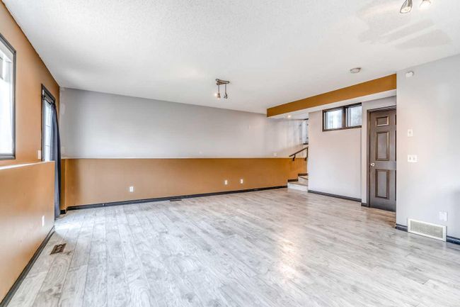6 Bridlecrest Boulevard Sw, Home with 3 bedrooms, 2 bathrooms and 2 parking in Calgary AB | Image 25