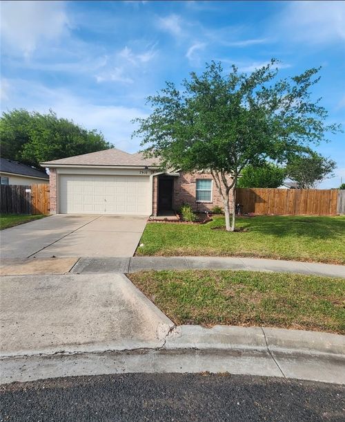 7910 Labrador Dr, Corpus Christi, TX, 78414-4051 | Card Image