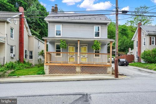 137 S Main St, Yoe, PA, 17313-1309 | Card Image