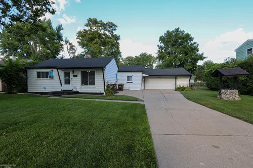 11749 Syracuse St, Taylor, MI, 48180-4032 | Card Image