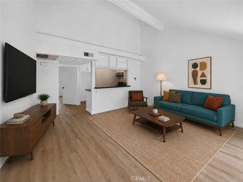 46-7131 Farralone, Canoga Park, CA, 91303 | Card Image