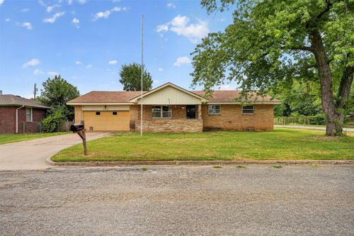 202 Bradley Pl, Bartlesville, OK, 74006-1805 | Card Image