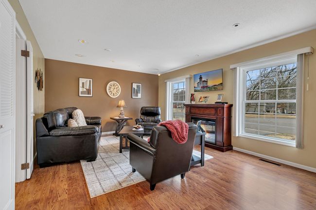 Charming "shutter style" doors to the kitchen and dining room | Image 10
