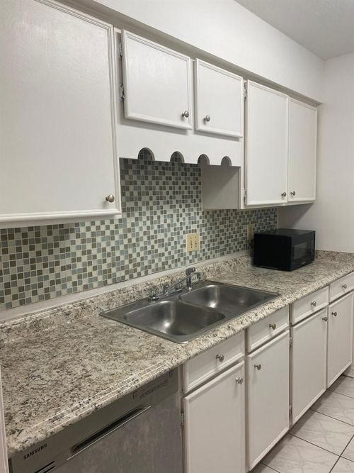 337-4649 Wild Indigo St, Houston, TX, 77027-7004 | Card Image