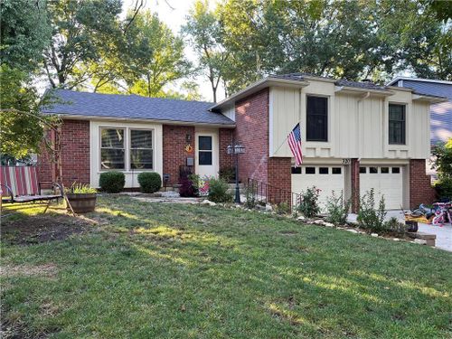 320 Jones Ave, Warrensburg, MO, 64093-2233 | Card Image
