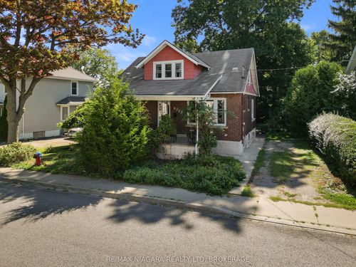 4722 Ryerson Cres, Niagara Falls, ON, L2E1E5 | Card Image