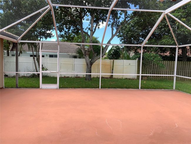 9840 Nw 28 Th Ct, House other with 4 bedrooms, 2 bathrooms and null parking in Coral Springs FL | Image 7
