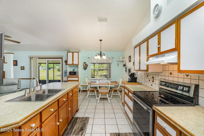 751 Glencove Ave Nw, House other with 3 bedrooms, 2 bathrooms and null parking in PALM BAY FL | Image 12