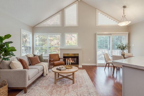 29-4055 Indian River Dr, North Vancouver, BC, V7G2R7 | Card Image