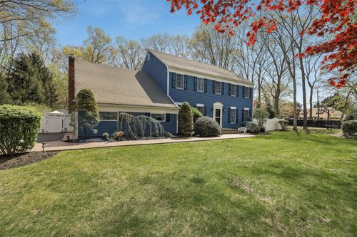 2 Chambord Ct, Shoreham, NY, 11786-2101 | Card Image
