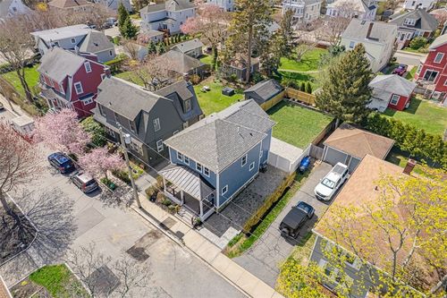 9 Whitwell Pl, Newport, RI, 02840-2223 | Card Image