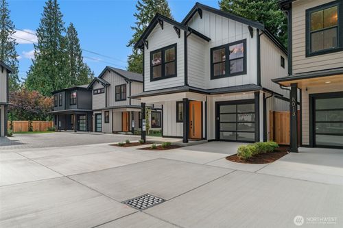 8011 131st Pl Ne, Kirkland, WA, 98033-8051 | Card Image