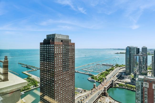 APT-4905 - 451 E Grand Ave, Condo with 3 bedrooms, 4 bathrooms and 2 parking in CHICAGO IL | Image 39