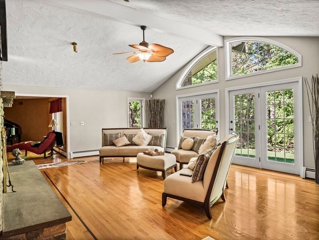 10 Bridle Path Way, House other with 3 bedrooms, 5 bathrooms and 6 parking in Tyngsboro MA | Image 9
