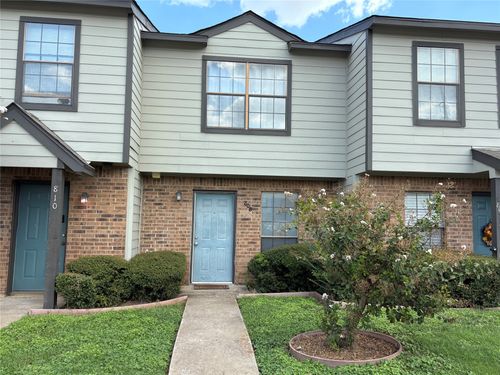 808 W Collins St, Denton, TX, 76201-7175 | Card Image