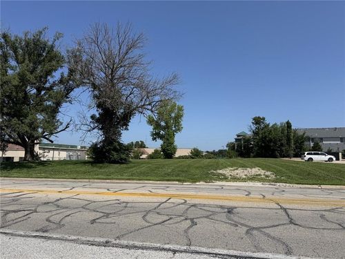 623 E Young Avenue, Warrensburg, MO, 64093 | Card Image