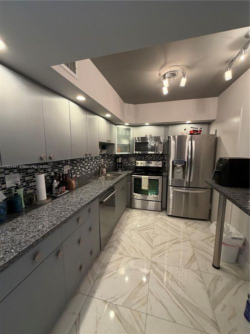 apt-2014-300 Bayview Dr, Sunny Isles Beach, FL, 33160-4747 | Card Image