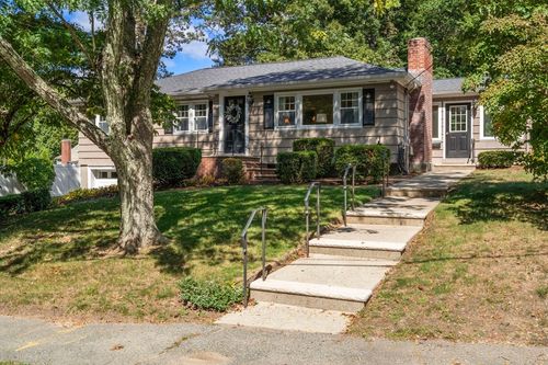 61 Alton St, Walpole, MA, 02081-4101 | Card Image