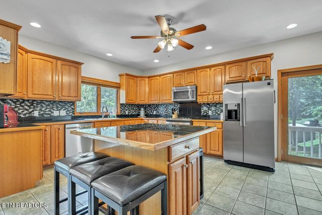 128 Fox Ln, House other with 3 bedrooms, 3 bathrooms and null parking in La Follette TN | Image 21