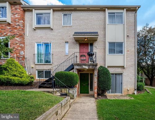 4551 Logsdon Dr, ANNANDALE, VA, 22003-3525 | Card Image