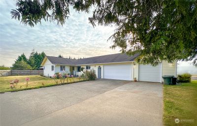 10 Spruce Lane, House other with 3 bedrooms, 2 bathrooms and 3 parking in South Bend WA | Image 2