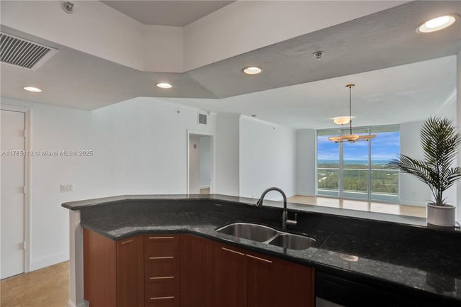 APT-2503 - 15051 Royal Oaks Ln, Condo with 3 bedrooms, 3 bathrooms and null parking in North Miami FL | Image 24