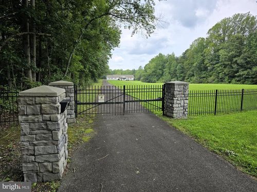 4508 Lewiston Rd, BUMPASS, VA, 23024-8808 | Card Image