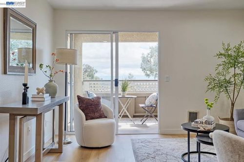 365-685 Dartmore Ln, Hayward, CA, 94544-6782 | Card Image