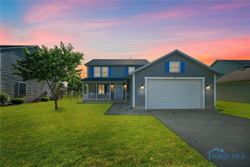 1731 Waterford Dr, Bowling Green, OH, 43402-1566 | Card Image