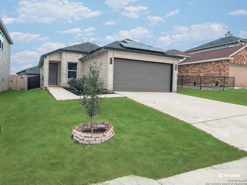 8517 Barefoot Ln, Converse, TX, 78109-3953 | Card Image