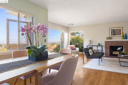 4686 Davenport Ave, Oakland, CA, 94619-2917 | Card Image