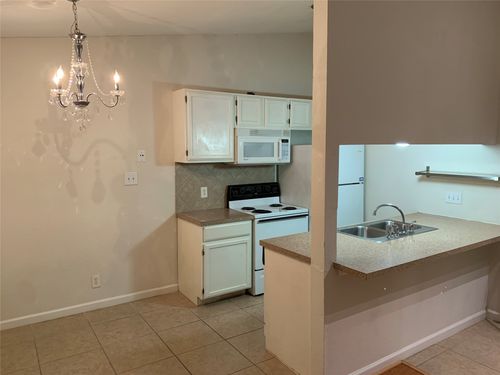 apt-206-2710 S 1st St, Austin, TX, 78704-5489 | Card Image