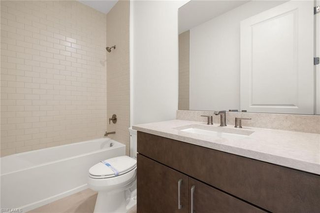 Guest bathroom | Image 21