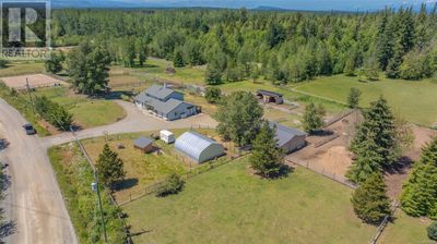 3295 Grandon Rd, House other with 5 bedrooms, 4 bathrooms and 6 parking in Qualicum Beach BC | Image 1