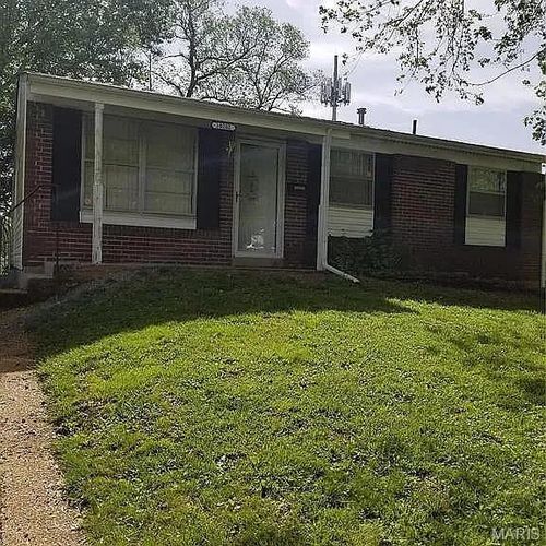 10202 Castle Dr, Saint Louis, MO, 63136-5902 | Card Image