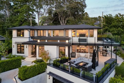 717 Robleda Cres, Victoria, BC, V8S3K6 | Card Image