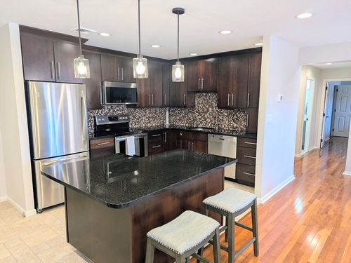 apt-405-20 Central St, Salem, MA, 01970-3763 | Card Image