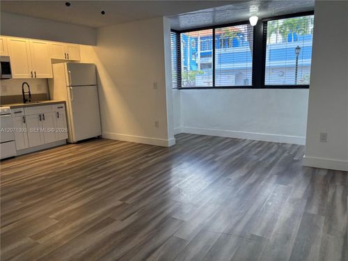 101-5033 Nw 7th St, Miami, FL, 33126-3445 | Card Image