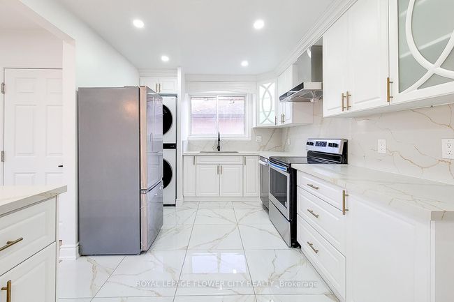 56 Moxley Dr, House other with 6 bedrooms, 4 bathrooms and 5 parking in Hamilton ON | Image 7