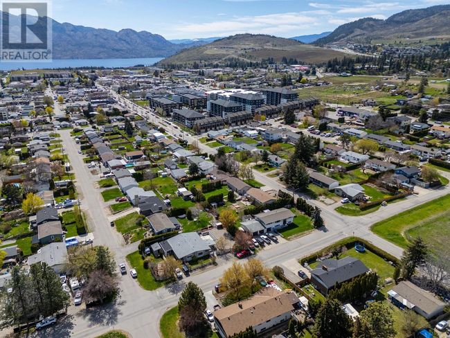2431 Bering Rd, Home with 2 bedrooms, 1 bathrooms and 5 parking in West Kelowna BC | Image 37