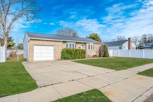 171 N Oak St, Massapequa, NY, 11758-3046 | Card Image
