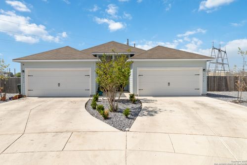 3419-3417-3419 Lindsay Ln, Seguin, TX, 78155-3086 | Card Image