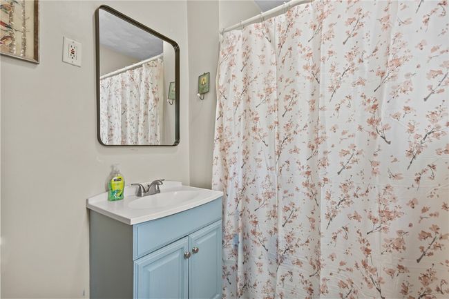 54 Hazard Ave, House other with 3 bedrooms, 1 bathrooms and 2 parking in Warwick RI | Image 9