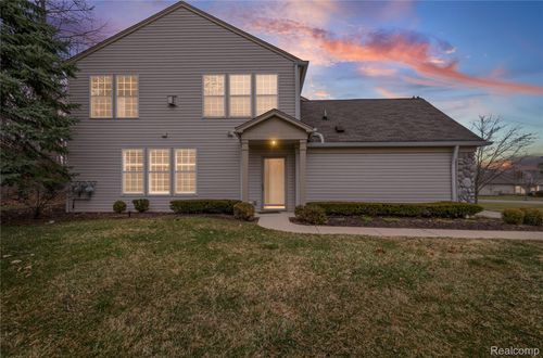 26756 Kirkway Cir, Woodhaven, MI, 48183-1966 | Card Image