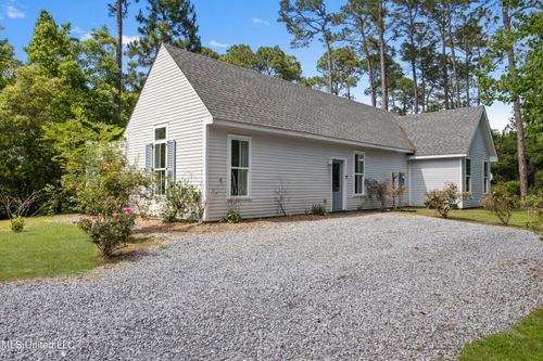 790 Peach St, Ocean Springs, MS, 39564-9363 | Card Image
