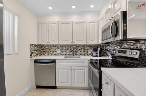 205 Flanders E, Delray Beach, FL, 33484-5227 | Card Image