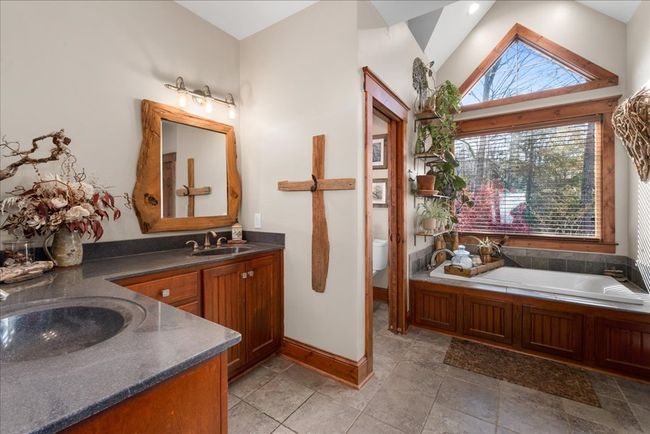 270 Mosswood Ln W, Home with 4 bedrooms, 5 bathrooms and 2 parking in Jasper GA | Image 25