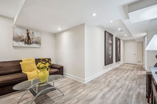8 Louana Cres, Condo with 4 bedrooms, 4 bathrooms and 2 parking in Vaughan ON | Image 40