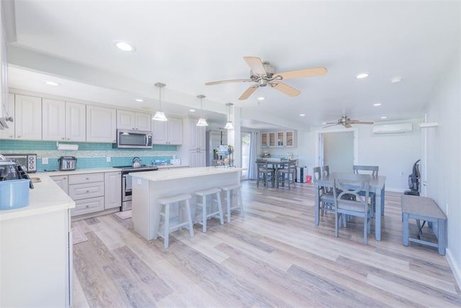 111 Annette Ct, House other with 3 bedrooms, 2 bathrooms and 2 parking in Angleton TX | Image 8